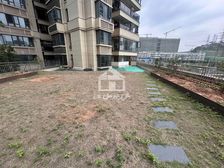 送近400平方大露台 南向五房两卫 两梯三户205万可带走