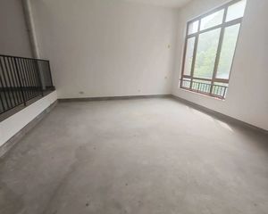 维拉小镇碧园5室2厅4卫南朝向580.0万元/套出售