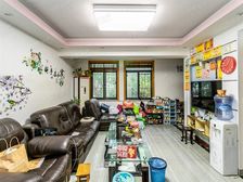 稀缺三层小洋楼,4房2卫送大露台,超低总价