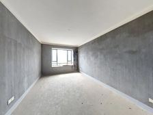 中庭 楼层好中间户型..诚心出售 户型方正 交通便利