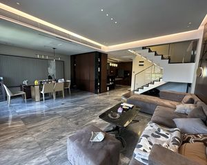 急售,新力铂园豪装上叠,上下三层,自带三面平顶露台,毛呸价