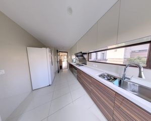 四开间朝南,空调地暖都有,业主诚心出售。