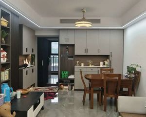 新兴岚湾小区2室2厅1卫南朝向130.0万元/套出售