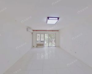 北京印象 一层 位置安静 满五年 有钥匙随时可以