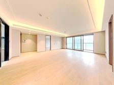 雅戈尔嵩江府大四房,精装修 ,楼层好,未住过人