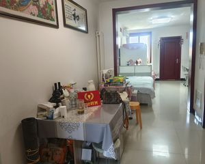 南北通透海怡庄园1室2厅精装修