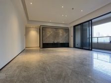 带书包 万科翡翠天麓 四房 重来没有住过人