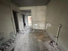 45万 一口价 东方温莎小镇 毛坯两房10楼 性价比高