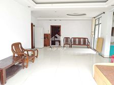 市政小区3房2厅简装88万