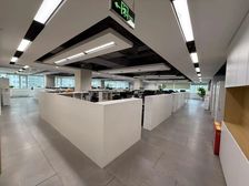 东二环朝阳门新出小整层1200平丨精装修带家具近地铁特价急租