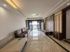 盛邦珑湖 5室2厅 南