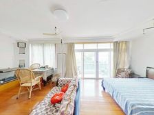 新加花园三期,楼wang叠加别墅,业主诚意出售,价格可谈。