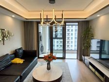 核中核 江与城芳草园 高楼层视野好 业主二次豪装30万低价急