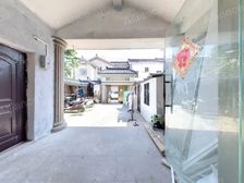 灵岩山附近香港街边独栋别墅 三开间三层 五百多万