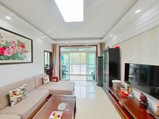 新出飞机三房 南北通透 得房率高 有车位看房随时