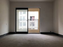 照母山洋房内圈四房。 世茂茂悦府(洋房)218万 房源保真