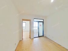 新挂牌诚心出售 出行方便 中高楼层 毛坯房随心装修