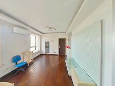 新出!04年低总价电梯大三房!价可谈! 视野开阔!空间巨大!