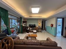 东盟商务区国企大盘 电梯4楼 桂雅小学旁 读三中