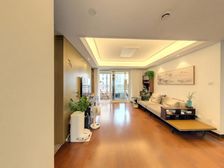 视野佳,能看到东部新城,采光好视野很开阔,通