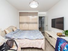 徐家汇对交小.徐汇.南模南北通板式大二房带院子大二房,诚售