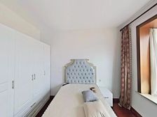 (新价出售)旁双南卧室,布局都朝南,光线明亮位置安静舒适