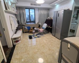 高桥 购物方便 大两房 楼龄新 交通便利 医疗配套成熟 满二