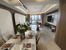 保利天琴宇(高区楼层)婚房装修满五年,带产权车位