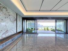 宽奢大平层邂逅理想生活,窗外湖光盛景,屋内宽境人生