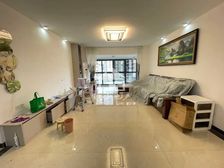 荣和半山华府4房2厅豪装115万