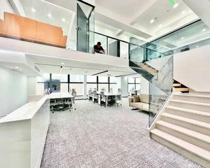 东客站槐树店【九熙广场】LOFT4.9米已搭建低价出售