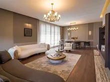 奥兰(Oran)带泳池建筑群中的山谷景观公寓