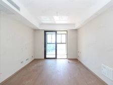 清水房,从未住过,胜似新房,前无遮挡,楼层采光极佳。