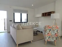 洛斯贝洛内斯 (Los Belones)带私人泳池的优雅现代