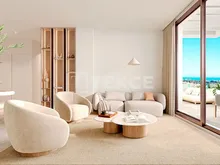 米哈斯靠近高尔夫球场的海景公寓