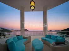 位于卡尔坎(Kalkan)卡什(Ka?)的私人海滩别墅,可欣