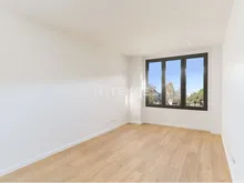 巴塞罗那萨瓦德尔住宅区的典雅公寓