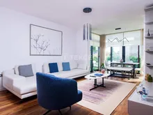 博德鲁姆古穆什鲁克带私人花园的三卧室公寓