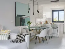 穆尔西亚的联排别墅享有无与伦比的高尔夫球场景观