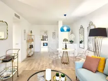 马贝拉泳池综合楼海景公寓