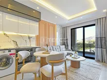 马赫姆拉 (Mahmutlar) 附有社会设施的综合大楼内的