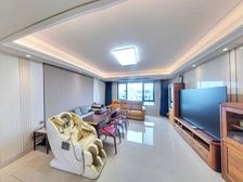 南北通透 绿地海珀云翡 4室2厅 豪华装修