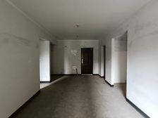 大渡口区 融创春晖十里御峰庭 三房 56万