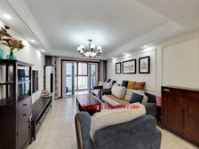 招商依云华苑中等装修装4房 边套全明 配套成熟 有钥匙 急售