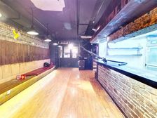 鹿特丹一楼带露台,带租约诚意出售,今年八月满五有兴趣随时咨询