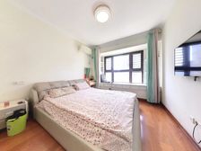 绿地华尔道诚售小三房中间楼层视野开阔采光