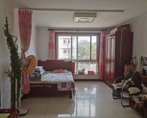 正南兴云小区1室2厅精装修