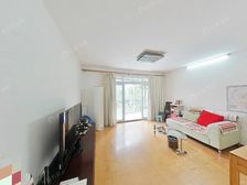 电梯三房,带100平米的大露台,万科物业,业主诚心出售。