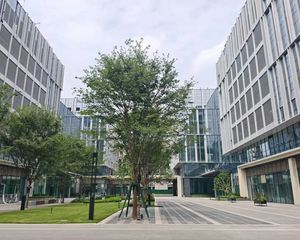 地铁口 商业产权 整层带平台 可 送车位面积可选