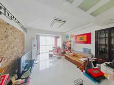 送70平大露台的房子,业主自住保养的好基本上可以拎包入住